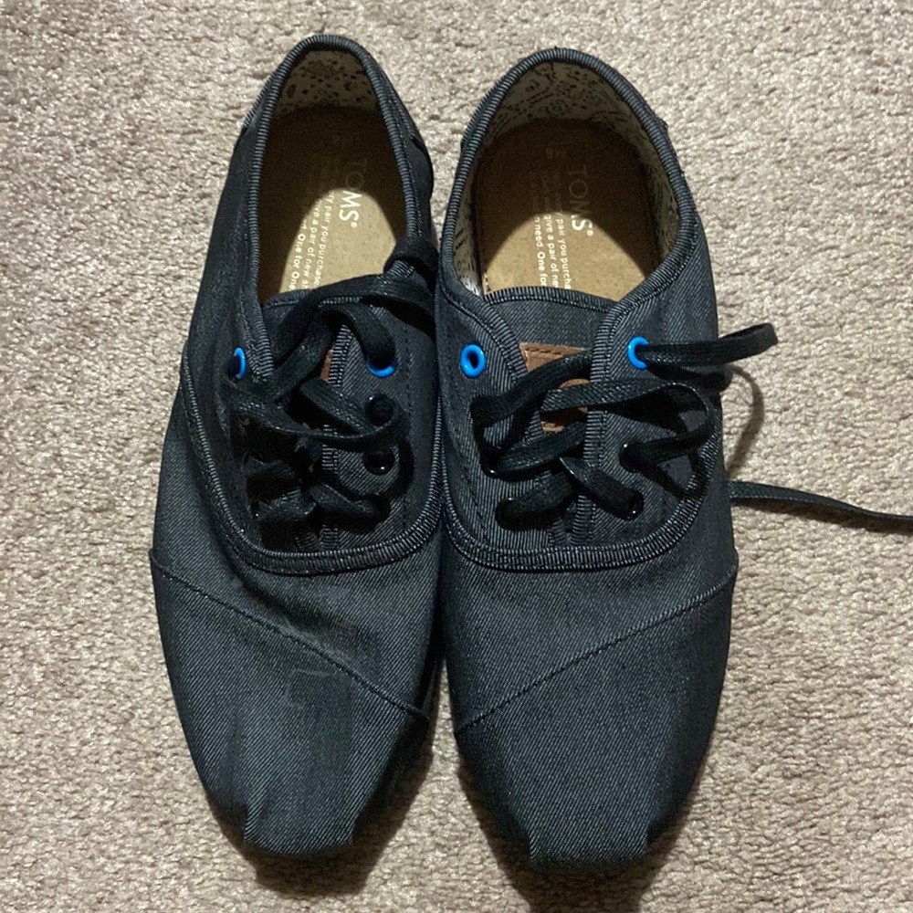 Toms Mens lace up shoes